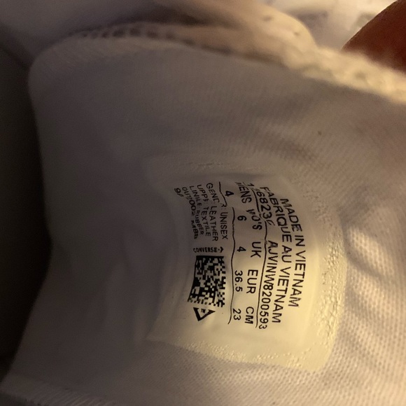 Converse  Chuck Taylor All Star Sneakers  New in Box  (Women’s Size 6) - Picture 10 of 10